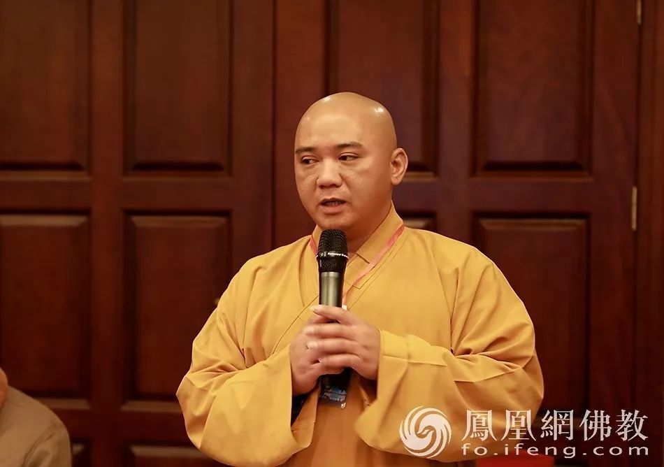 关于色和尚最新视频在线看的警示与探讨