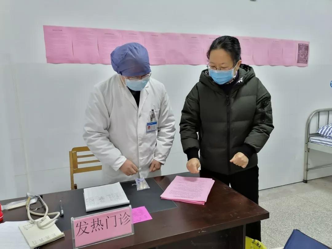新型肺炎最新动态，多方观点交织与个人立场阐述