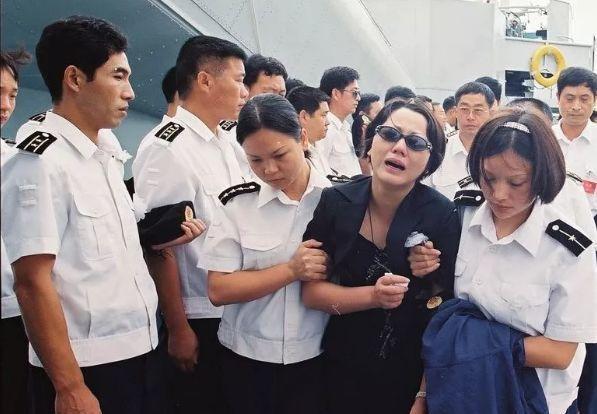 歼20最新视频，时代之鹰翱翔天际